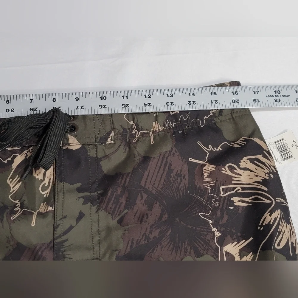 OP Ocean Pacific Camo Floral E-Board Mens Size Medium